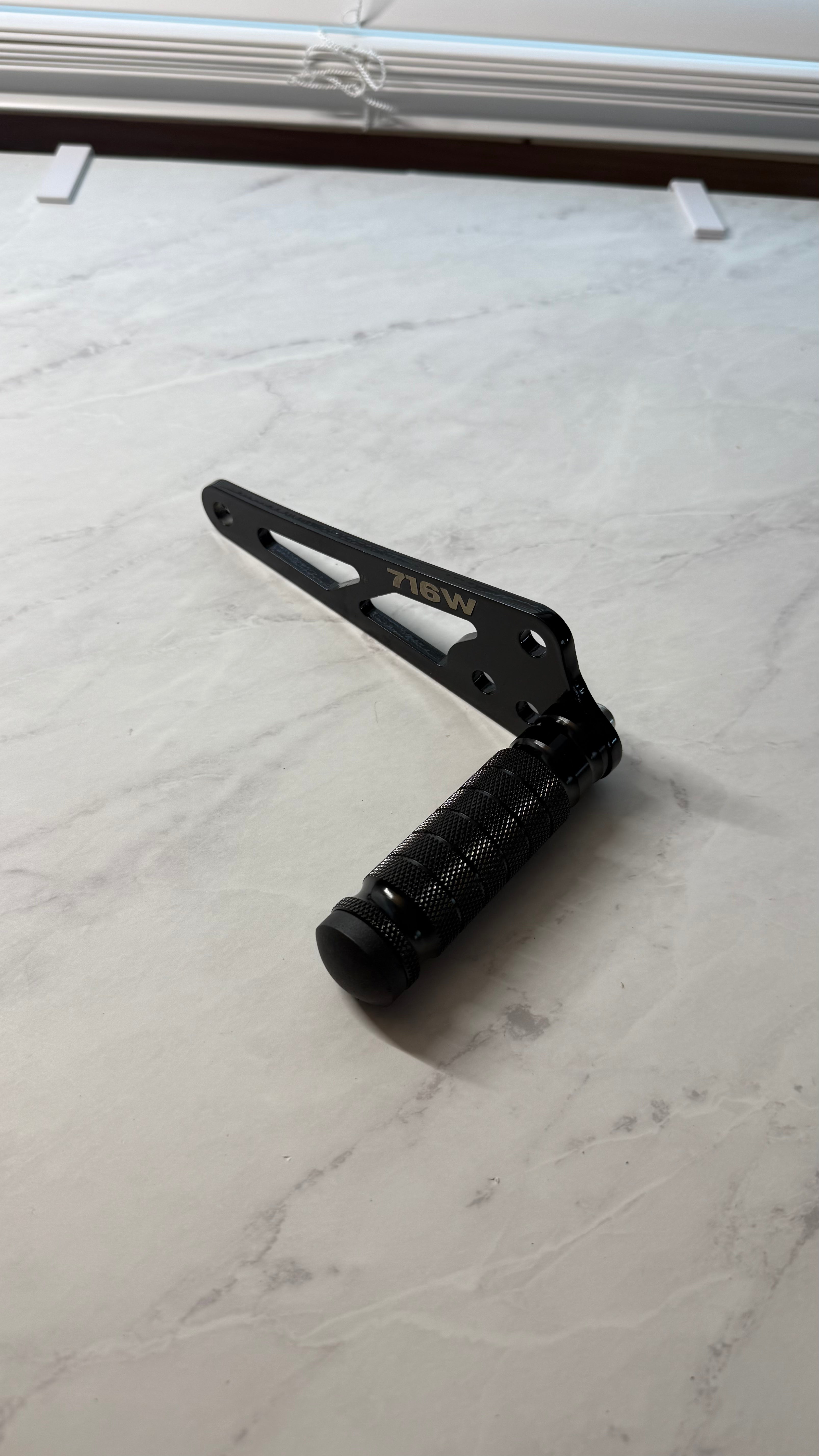 Altis Delta Shift Lock