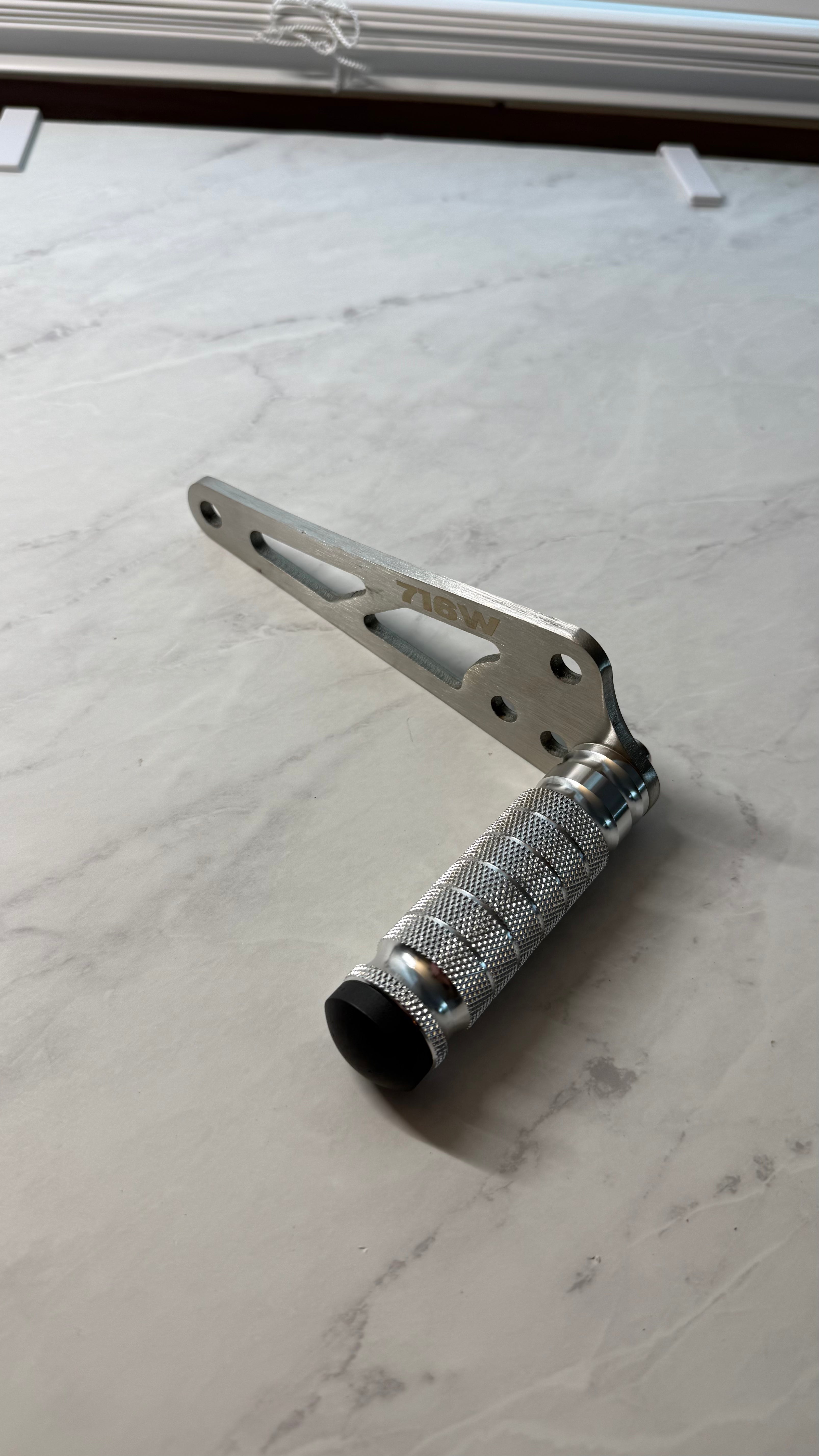 Altis Delta Shift Lock