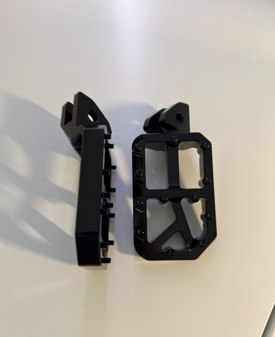 Black E-Moto Pegs