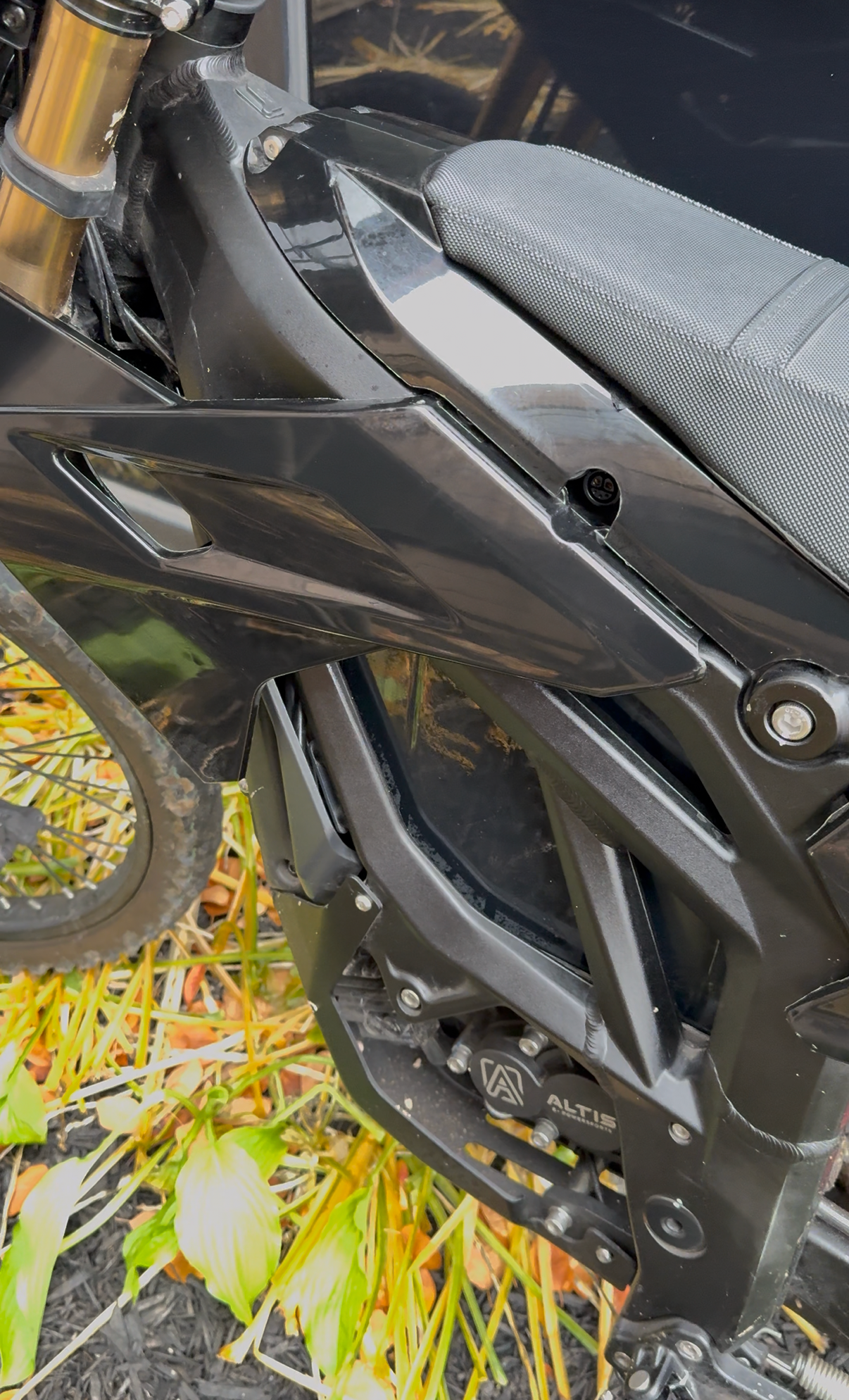 Altis Precut Invisible Battery Wrap